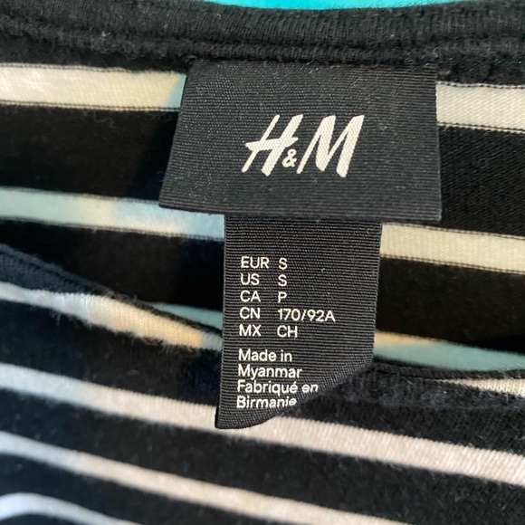 H&M stripped black and white long sleeve tee - Picture 3 of 3